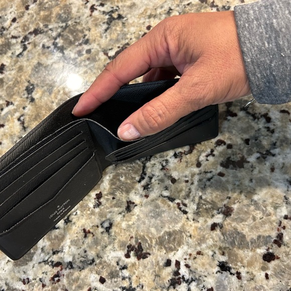 Louis Vuitton LV logo men’s bifold wallet - Picture 5 of 9